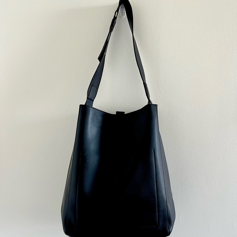Everlane Black Tote Bag - Picture 8 of 16